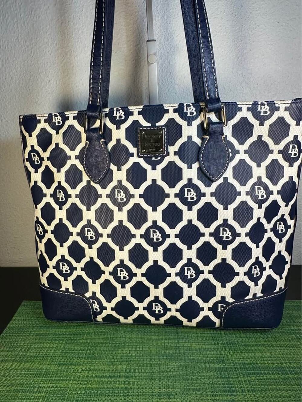 Dooney & Bourke Richmond Sanibel Shopper Tote - Navy/White